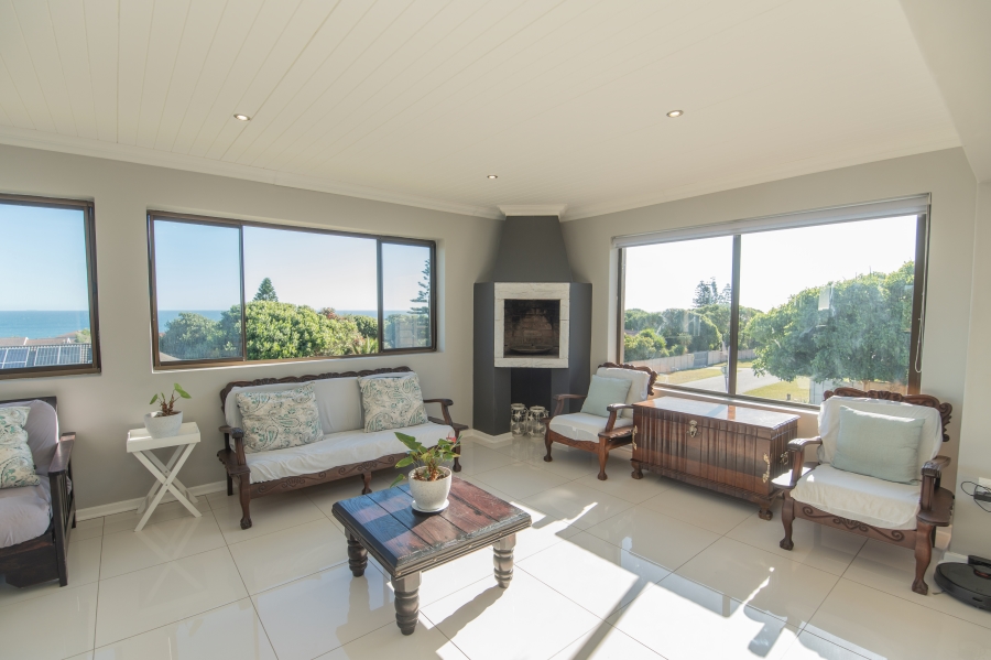 4 Bedroom Property for Sale in Clarendon Marine Eastern Cape